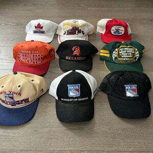 Lot of vintage hats